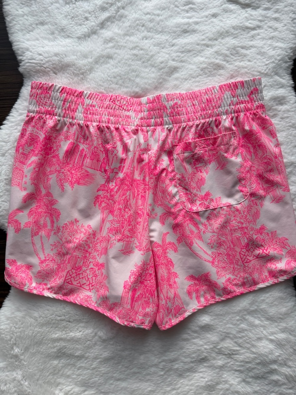 Lily Pulitzer Luxletic Backcourt Printed Shorts Pink White sz M - Picture 6 of 6